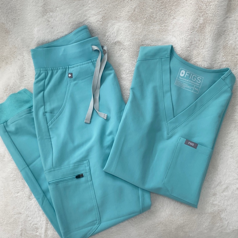 FIGS Scrub Set | Light Teal | XS-P + XXS